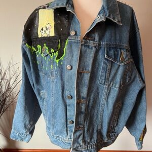 Men’s Wrangler Hero Painted Denim Jacket Size Large studded